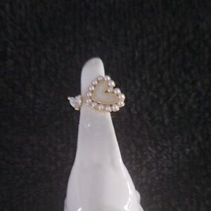 Elegant Gold Heart Pearl Ring